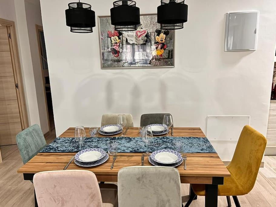 Apartamento Lujo Proyector, Maquina Arcade, Wifi Y Patinetes *